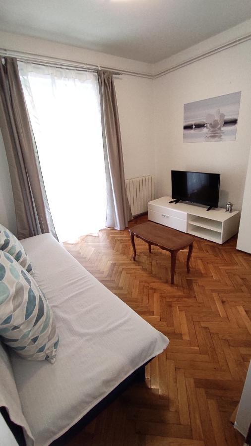 Appartement App Karmen With Free Parkig à Poreč Extérieur photo