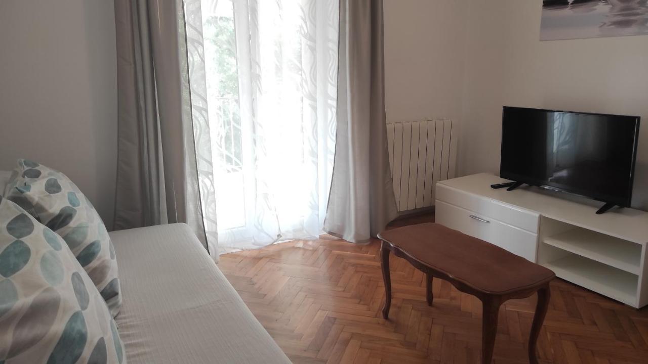 Appartement App Karmen With Free Parkig à Poreč Extérieur photo