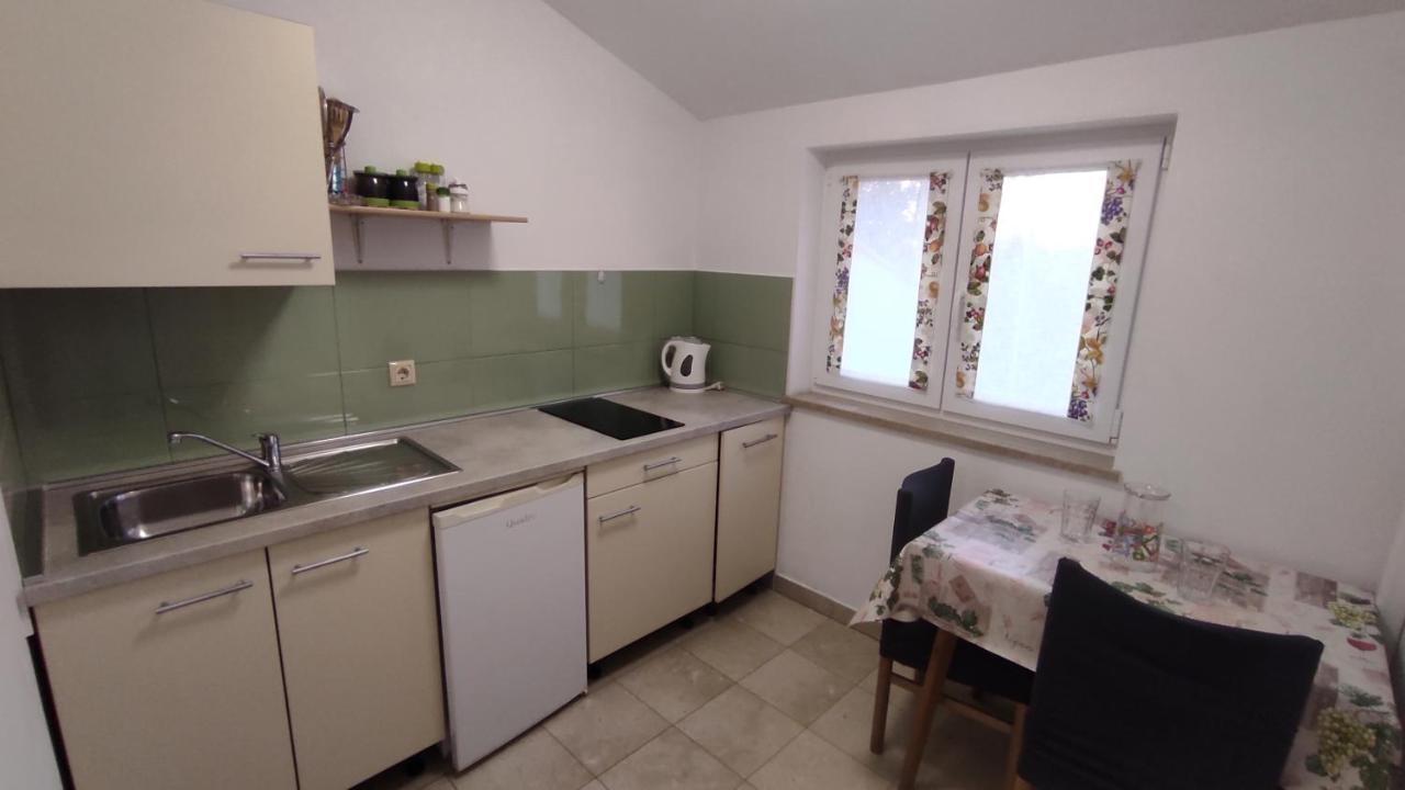 Appartement App Karmen With Free Parkig à Poreč Extérieur photo