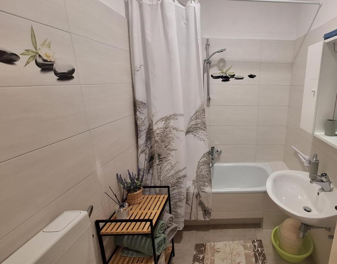 Appartement App Karmen With Free Parkig à Poreč Extérieur photo