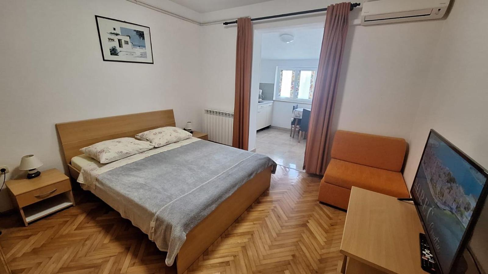 Appartement App Karmen With Free Parkig à Poreč Extérieur photo