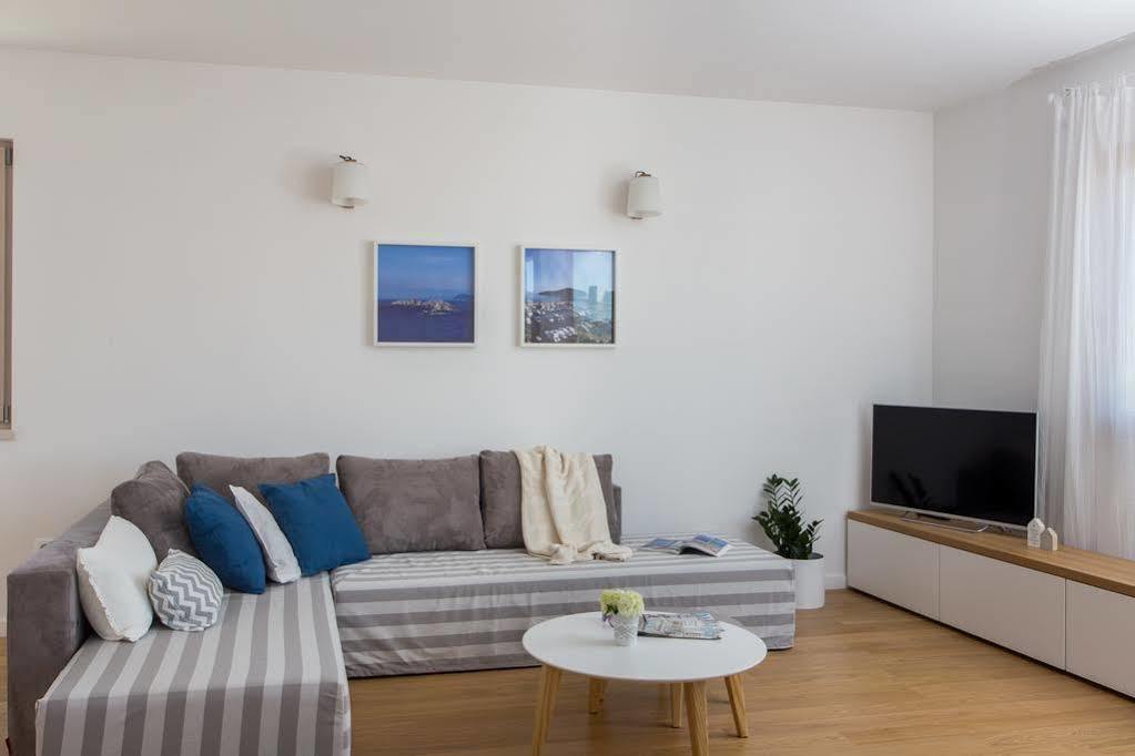 Appartement App Karmen With Free Parkig à Poreč Extérieur photo