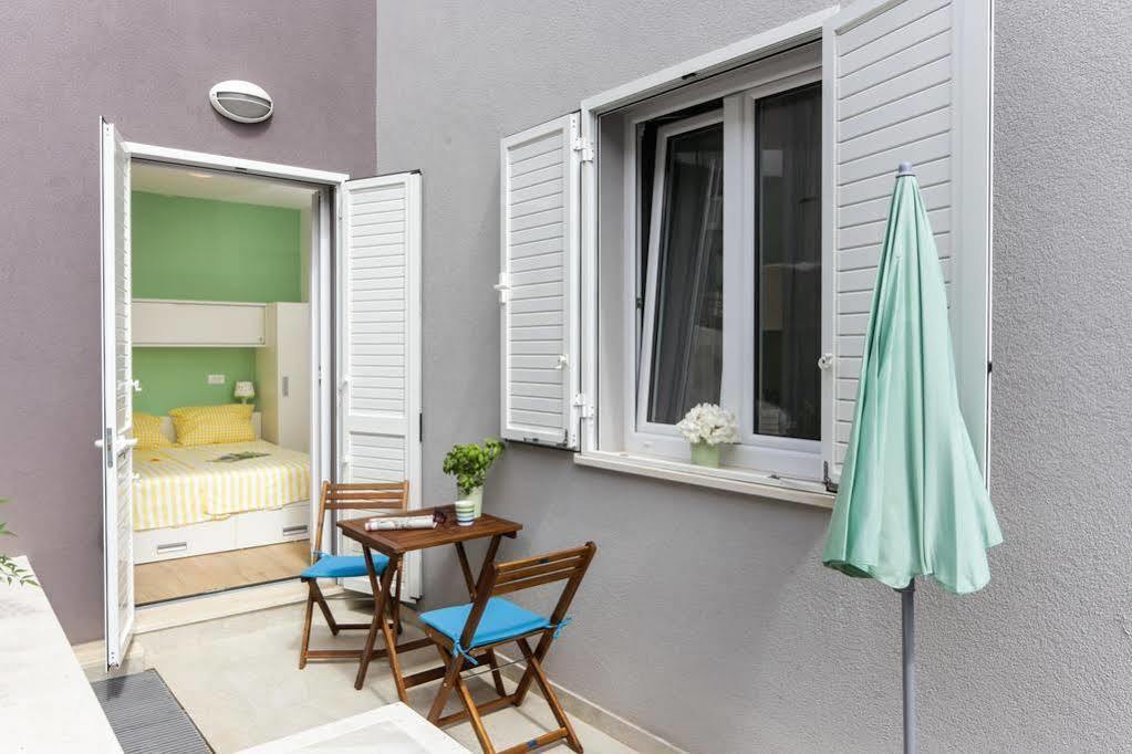 Appartement App Karmen With Free Parkig à Poreč Extérieur photo