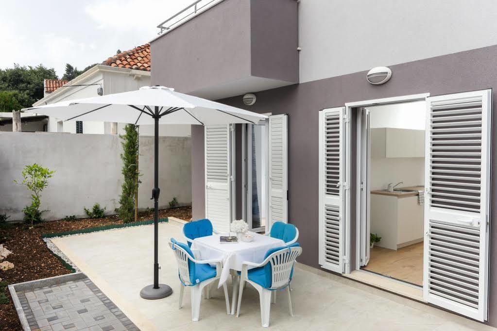 Appartement App Karmen With Free Parkig à Poreč Extérieur photo