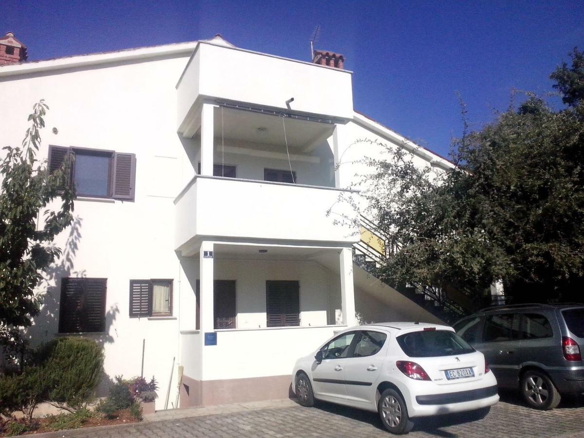 Appartement App Karmen With Free Parkig à Poreč Extérieur photo